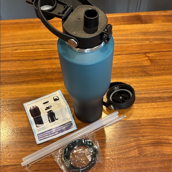 Insulated bottle blue green ombré
Package with Accessories new in package - Picture 2 of 15